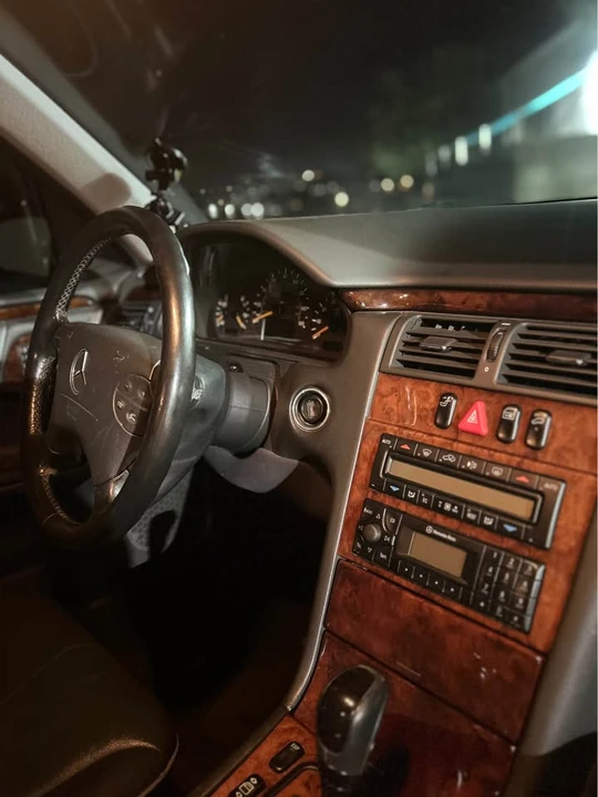 2002 Mercedes-Benz W210 E-Class - Image 15 of 18