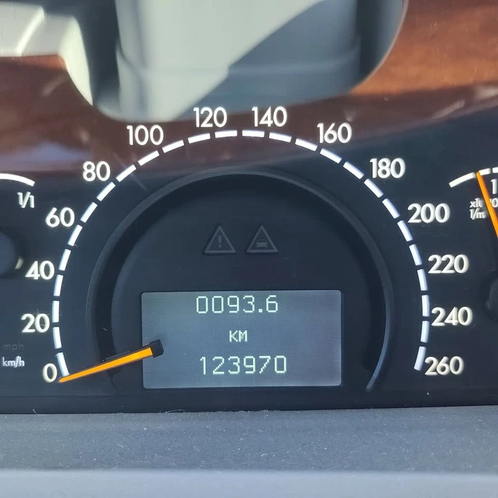 2002 Mercedes-Benz W220 S-Class - Image 10 of 20