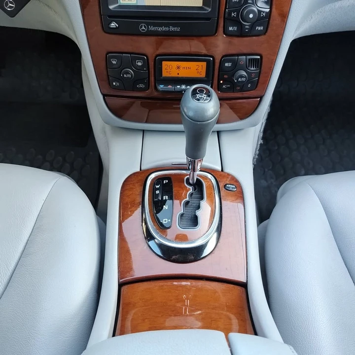 2002 Mercedes-Benz W220 S-Class - Image 13 of 20