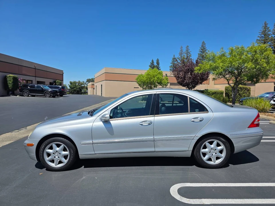 2002 Mercedes-Benz W203 C-Class - Image 7 of 10