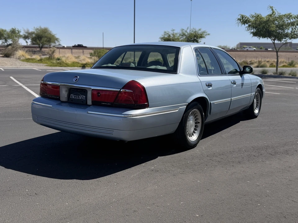 2002 Mercury Grand Marquis - Image 9 of 31