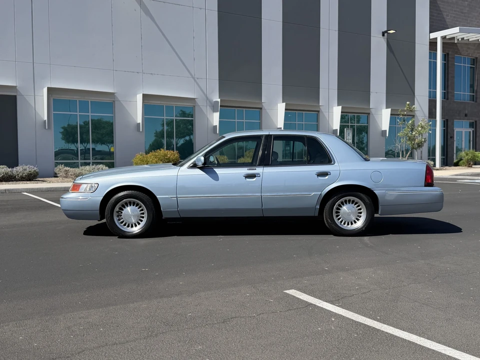 2002 Mercury Grand Marquis - Image 4 of 31