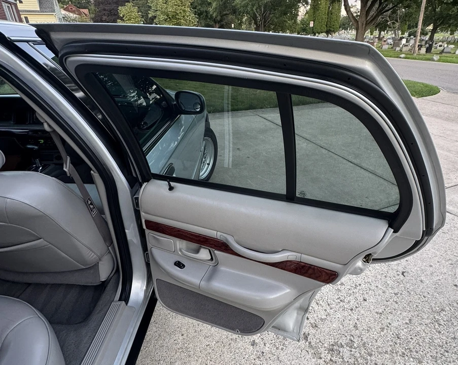 2002 Mercury Grand Marquis - Image 21 of 31