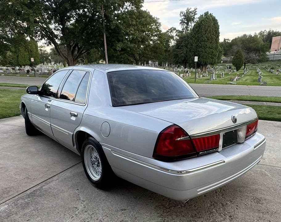 2002 Mercury Grand Marquis - Image 3 of 31