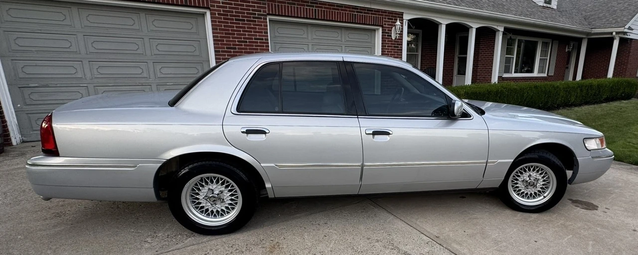 2002 Mercury Grand Marquis - Image 7 of 31