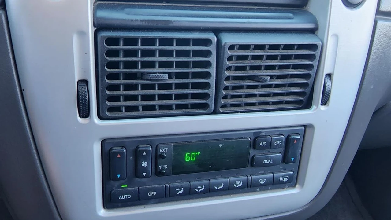 2002 Mercury - Image 24 of 31