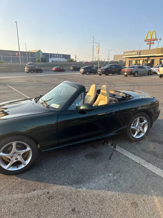 2002 Mazda NB MX-5 Miata - Image 10 of 15