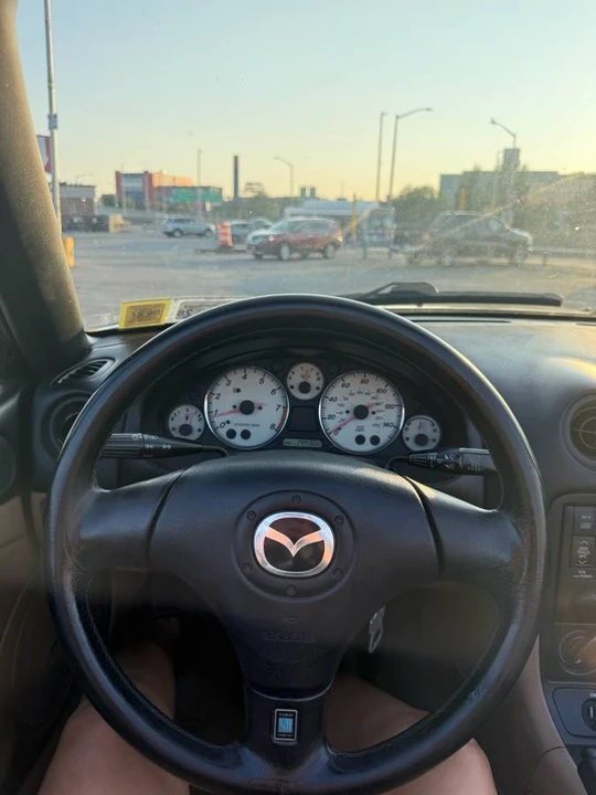 2002 Mazda NB MX-5 Miata - Image 5 of 15