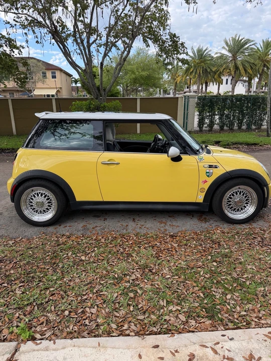 2002 Mini Mini Cooper S 1st Gen - Image 4 of 16