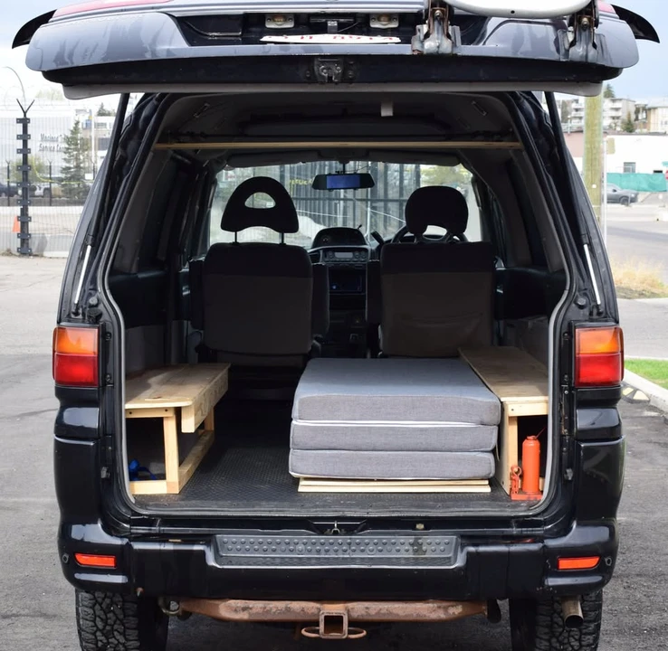 2002 Mitsubishi Delica 4th Gen - Image 9 of 19