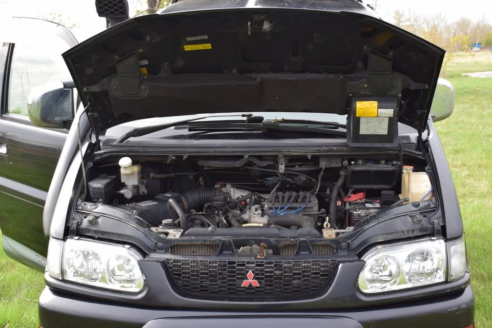 2002 Mitsubishi Delica 4th Gen - Image 14 of 19