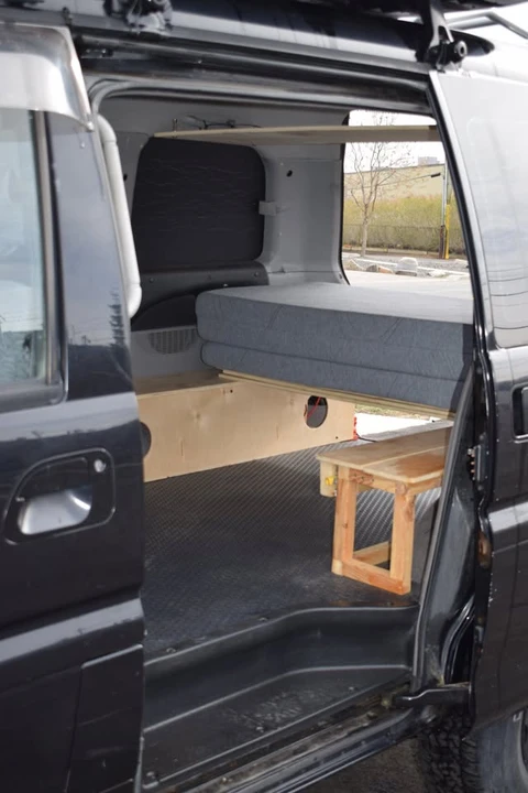 2002 Mitsubishi Delica 4th Gen - Image 10 of 19