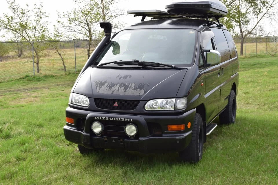 2002 Mitsubishi Delica 4th Gen - Image 2 of 19