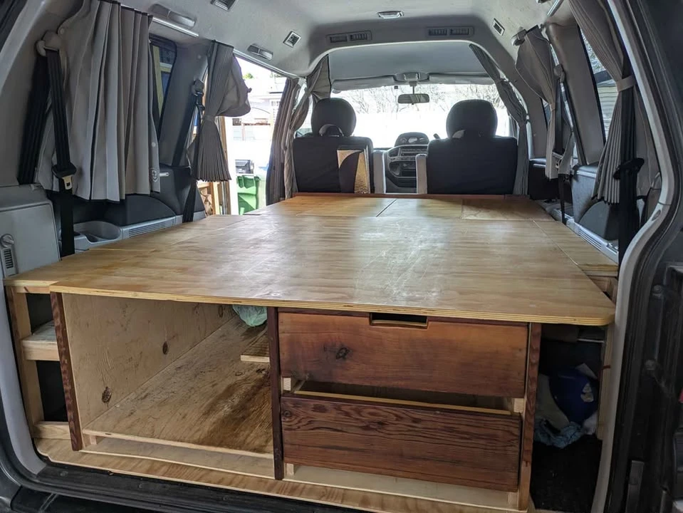 2002 Mitsubishi Delica 4th Gen - Image 6 of 13