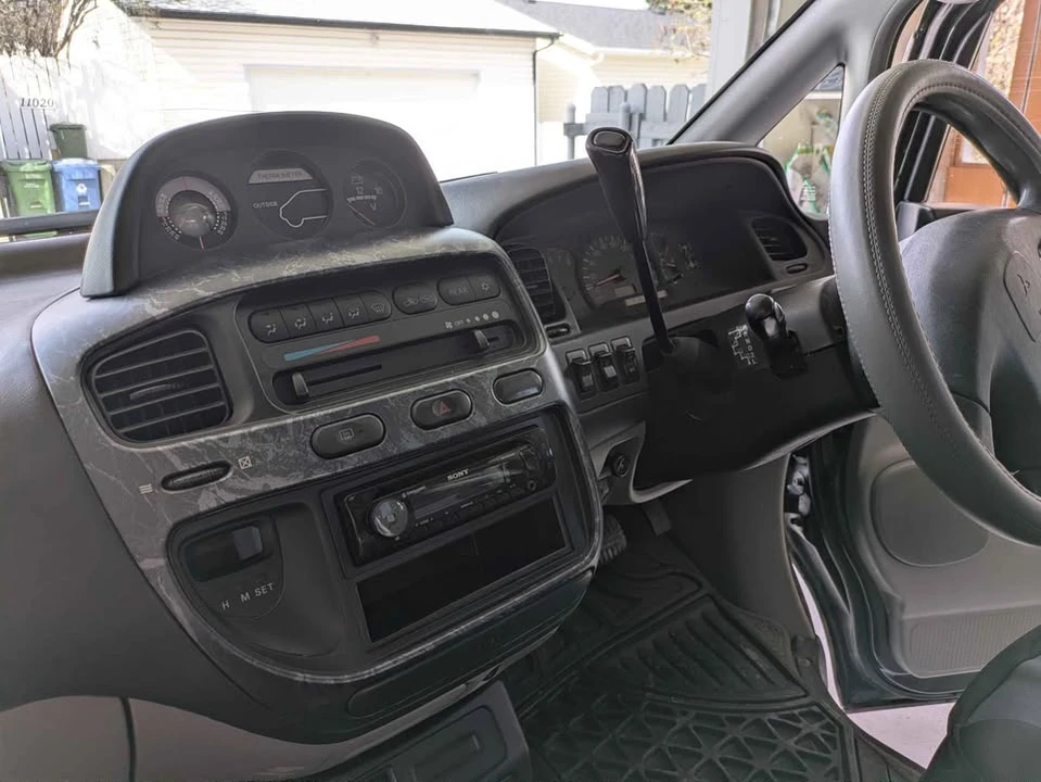 2002 Mitsubishi Delica 4th Gen - Image 12 of 13