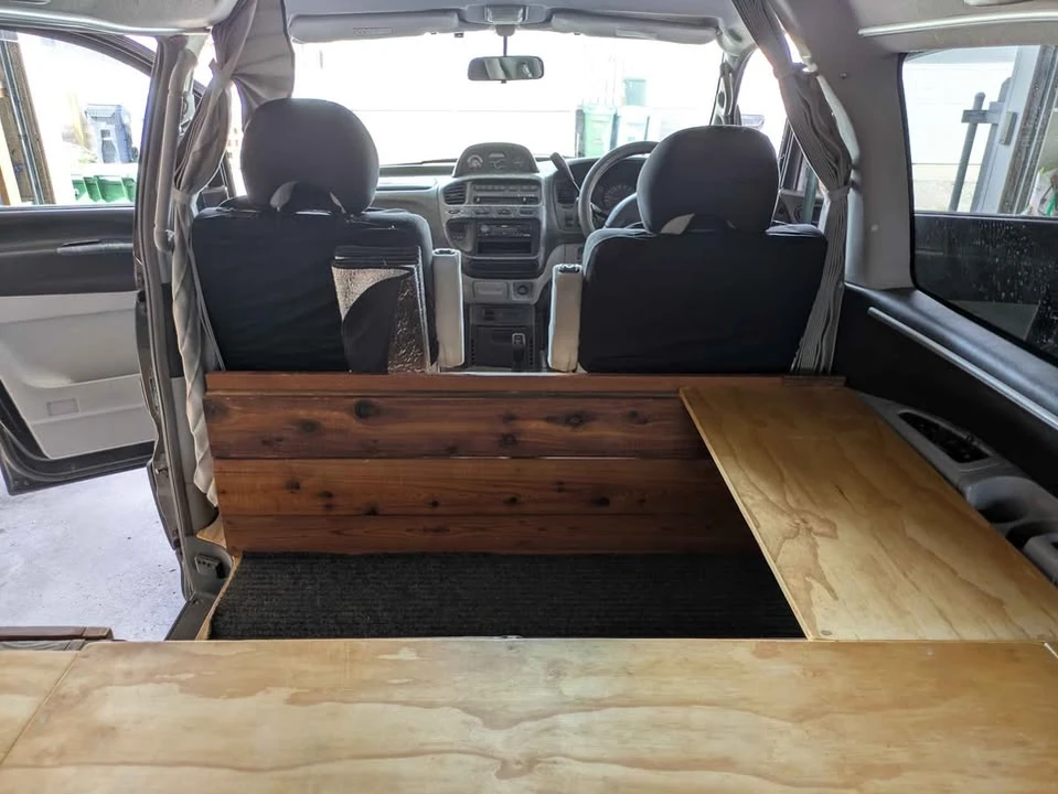 2002 Mitsubishi Delica 4th Gen - Image 3 of 13