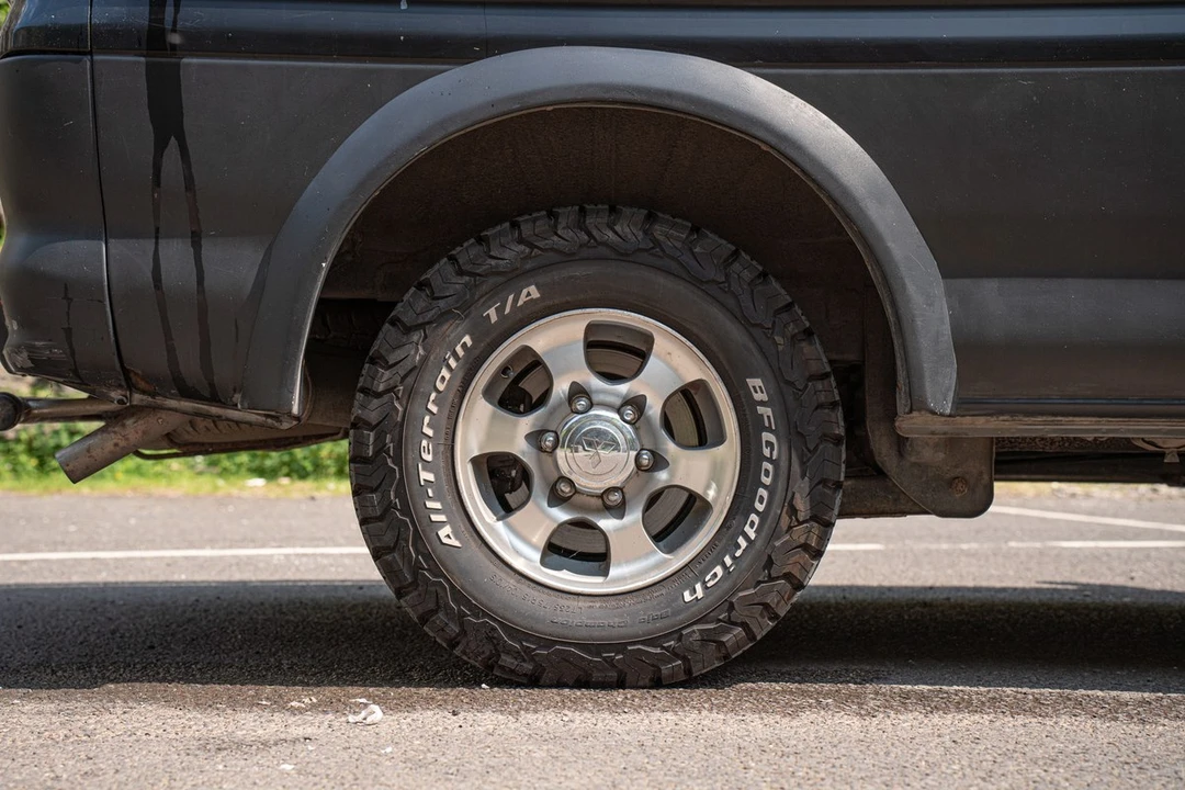 2002 Mitsubishi Delica 4th Gen - Image 21 of 30