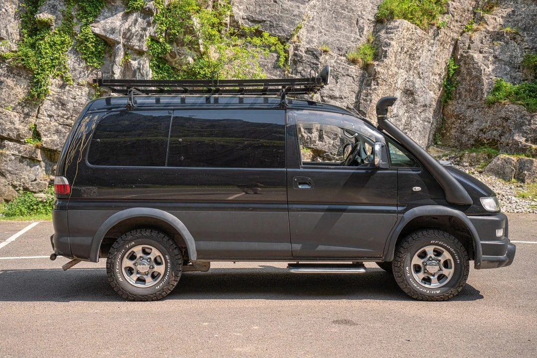 2002 Mitsubishi Delica 4th Gen - Image 11 of 30