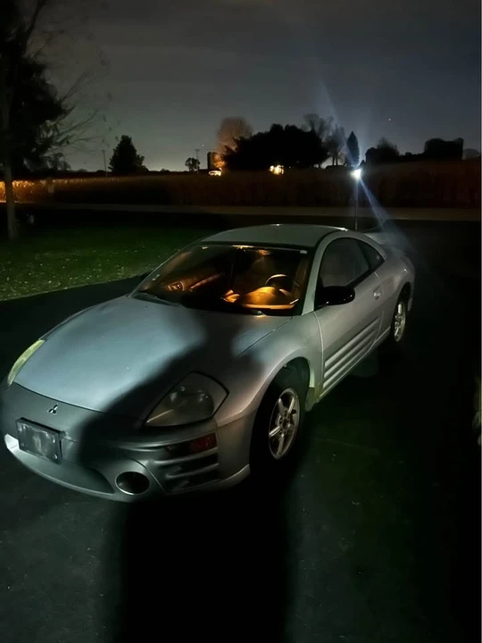 2002 Mitsubishi Eclipse 3rd Gen - Image 2 of 3