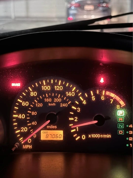 2002 Mitsubishi Eclipse 3rd Gen - Image 6 of 17