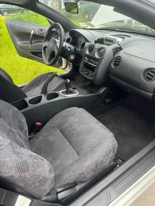 2002 Mitsubishi Eclipse 3rd Gen - Image 6 of 11