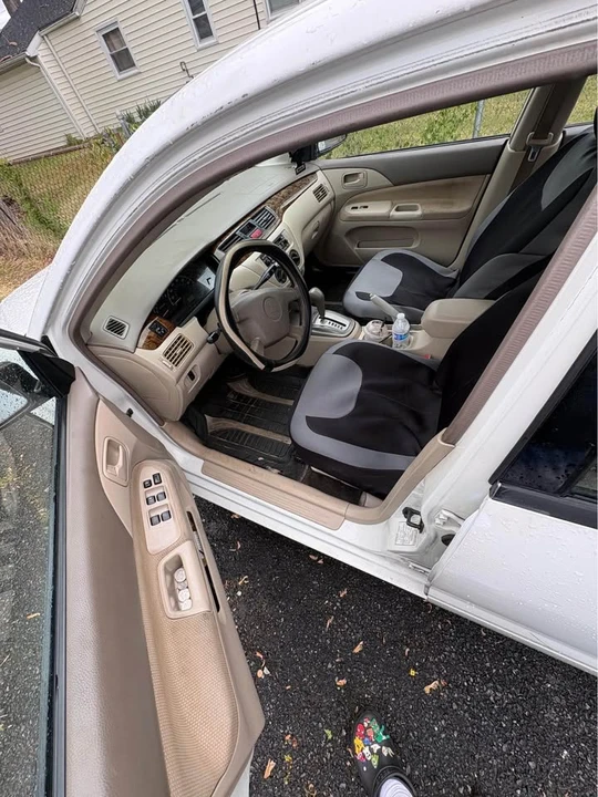 2002 Mitsubishi Lancer 8th Gen - Image 8 of 10