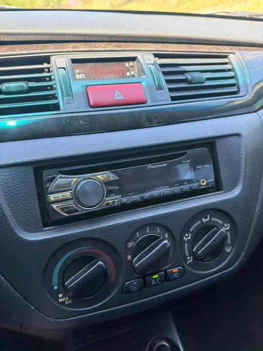 2002 Mitsubishi Lancer 7th Gen - Image 11 of 13