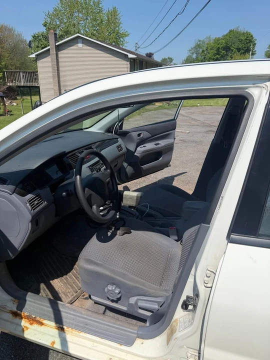 2002 Mitsubishi Lancer 8th Gen - Image 3 of 6