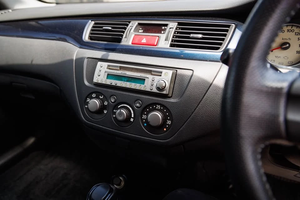 2002 Mitsubishi Lancer Evolution VII 7th Gen - Image 8 of 9