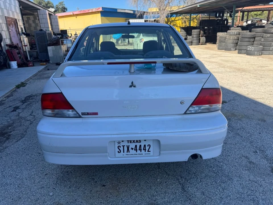 2002 Mitsubishi Lancer 8th Gen - Image 2 of 8