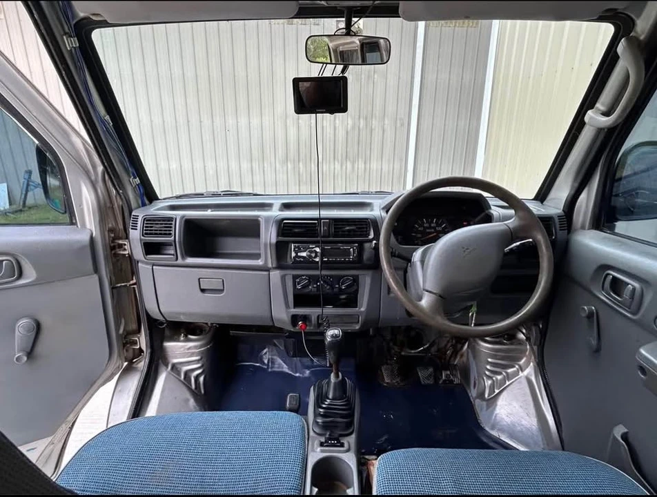 2002 Mitsubishi Chariot 3rd Gen - Image 11 of 18