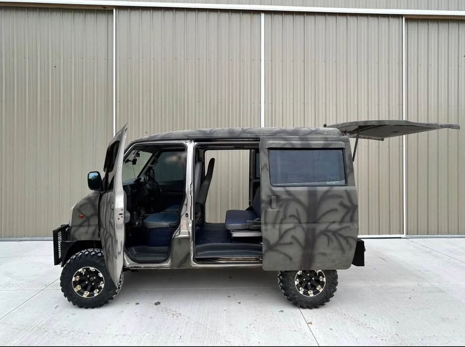 2002 Mitsubishi Chariot 3rd Gen - Image 14 of 18
