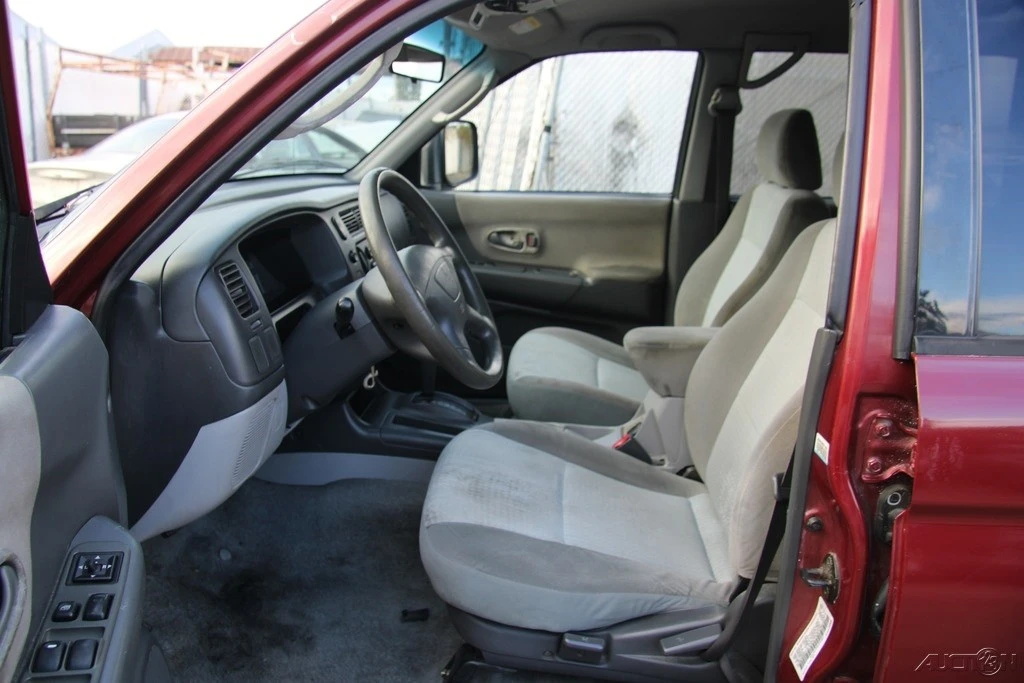 2002 Mitsubishi Pajero/Montero 3rd Gen - Image 12 of 21