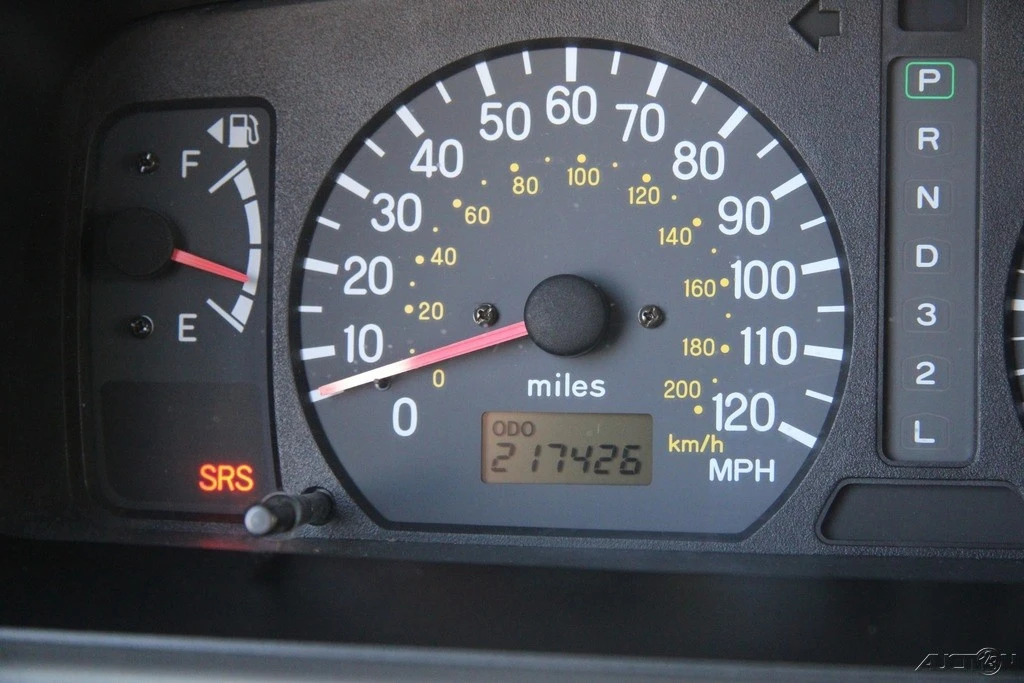 2002 Mitsubishi Pajero/Montero 3rd Gen - Image 14 of 21