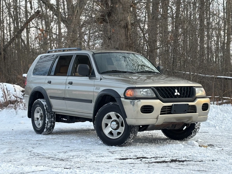2002 Mitsubishi Pajero/Montero 3rd Gen - Image 14 of 21