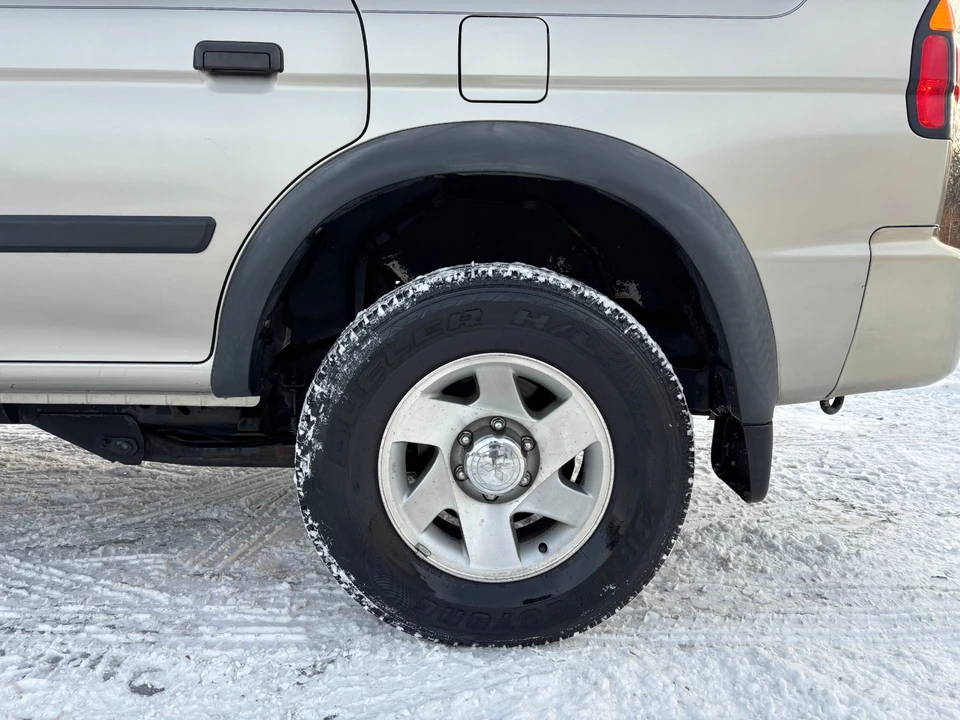 2002 Mitsubishi Pajero/Montero 3rd Gen - Image 5 of 21