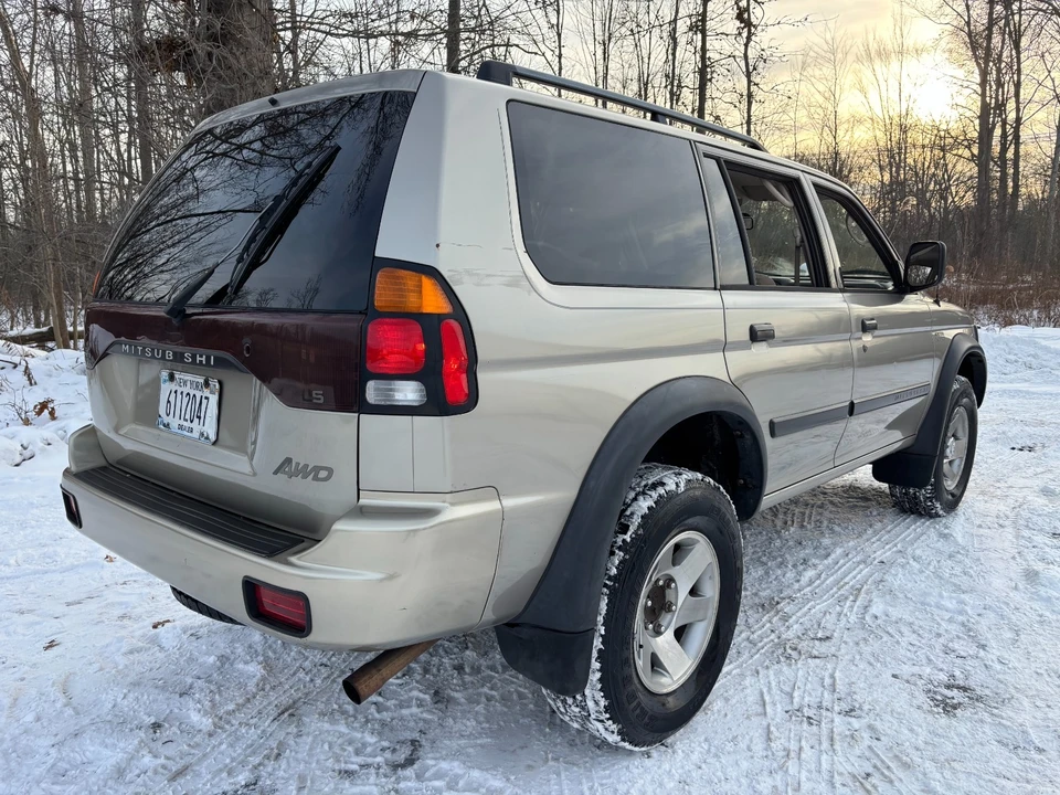 2002 Mitsubishi Pajero/Montero 3rd Gen - Image 9 of 21