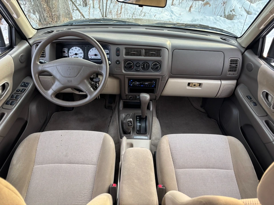 2002 Mitsubishi Pajero/Montero 3rd Gen - Image 18 of 21