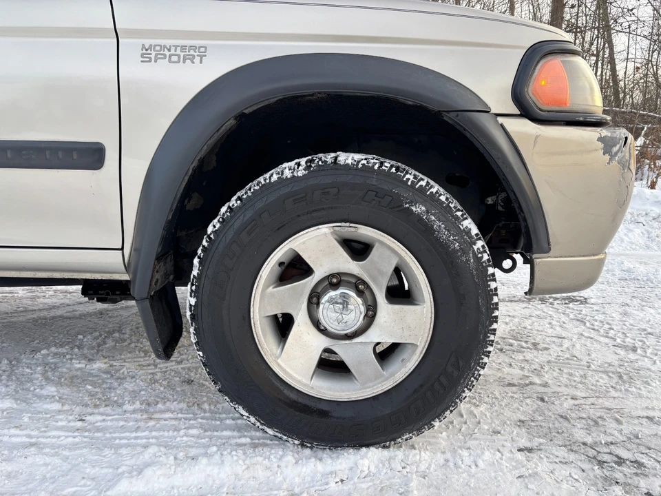 2002 Mitsubishi Pajero/Montero 3rd Gen - Image 11 of 21