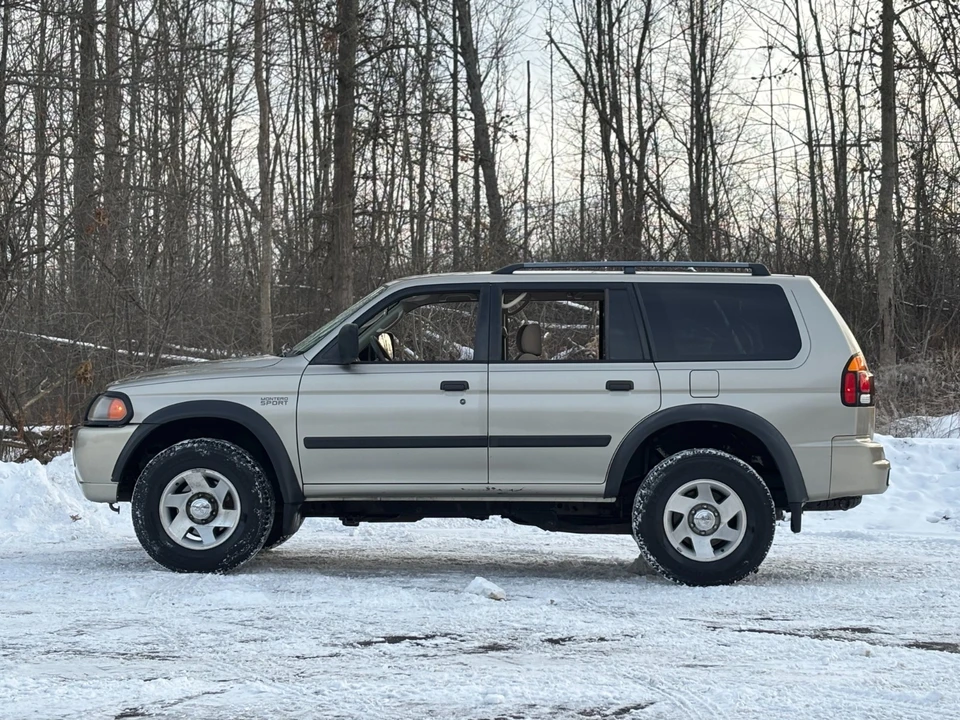 2002 Mitsubishi Pajero/Montero 3rd Gen - Image 3 of 21