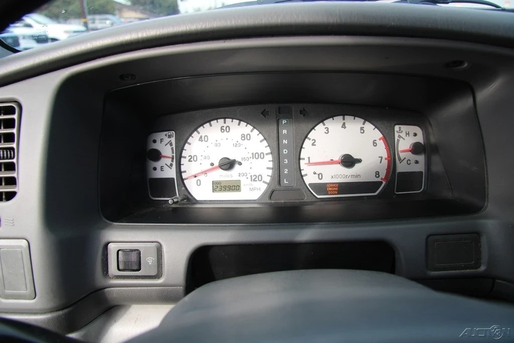 2002 Mitsubishi Pajero/Montero 3rd Gen - Image 14 of 21