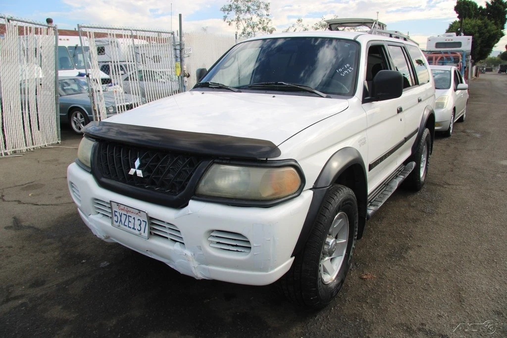 2002 Mitsubishi Pajero/Montero 3rd Gen - Image 2 of 21