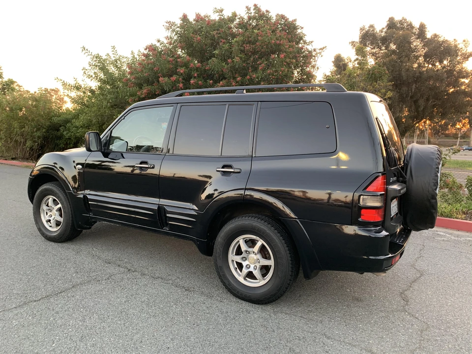 2002 Mitsubishi Pajero/Montero 3rd Gen - Image 14 of 31