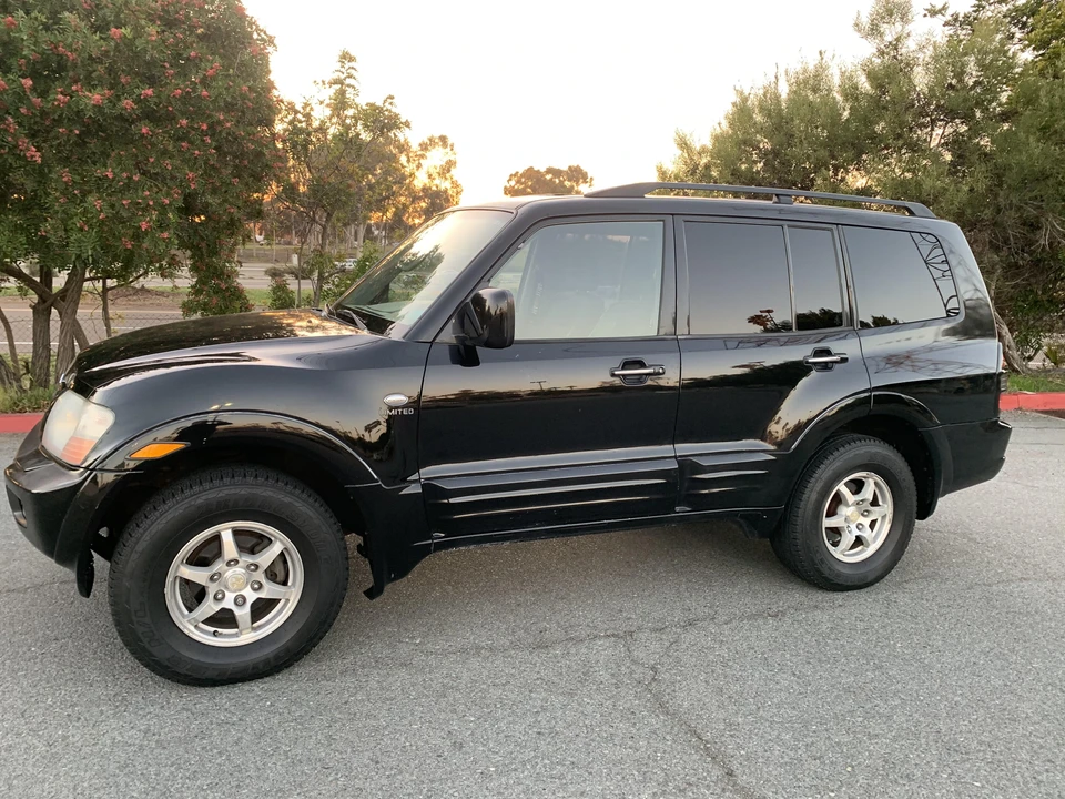 2002 Mitsubishi Pajero/Montero 3rd Gen - Image 3 of 31