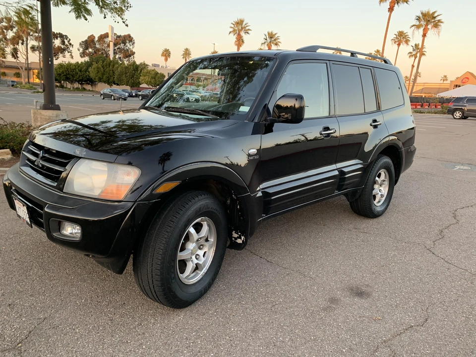 2002 Mitsubishi Pajero/Montero 3rd Gen - Image 9 of 31