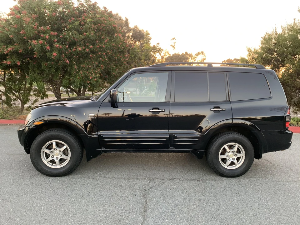 2002 Mitsubishi Pajero/Montero 3rd Gen - Image 12 of 31