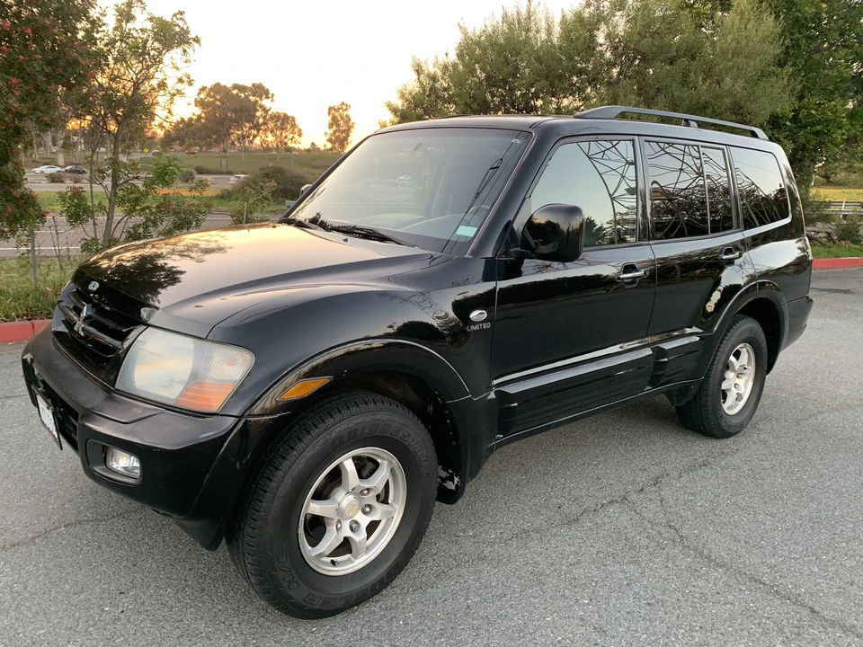 2002 Mitsubishi Pajero/Montero 3rd Gen - Image 10 of 31