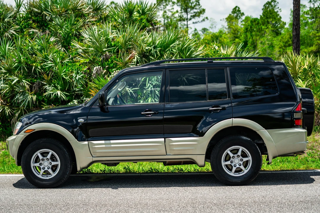 2002 Mitsubishi Pajero/Montero 3rd Gen - Image 12 of 31