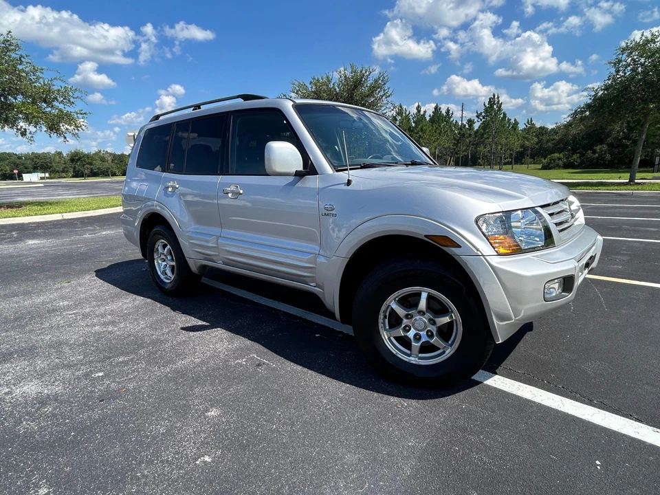 2002 Mitsubishi Pajero/Montero 3rd Gen - Image 15 of 31