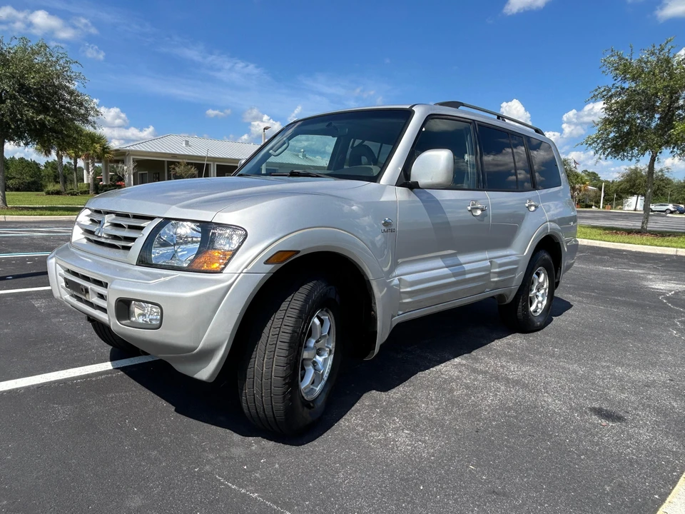 2002 Mitsubishi Pajero/Montero 3rd Gen - Image 8 of 31